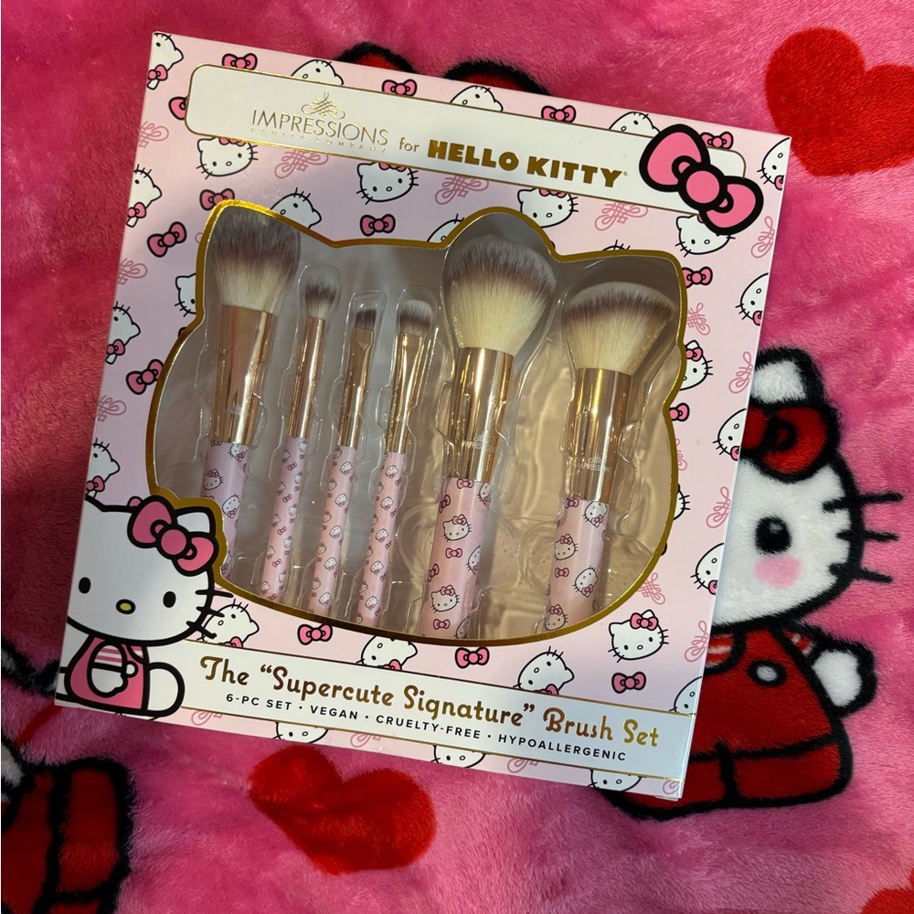 Hello Kitty Pink Brush Set by Impressions
